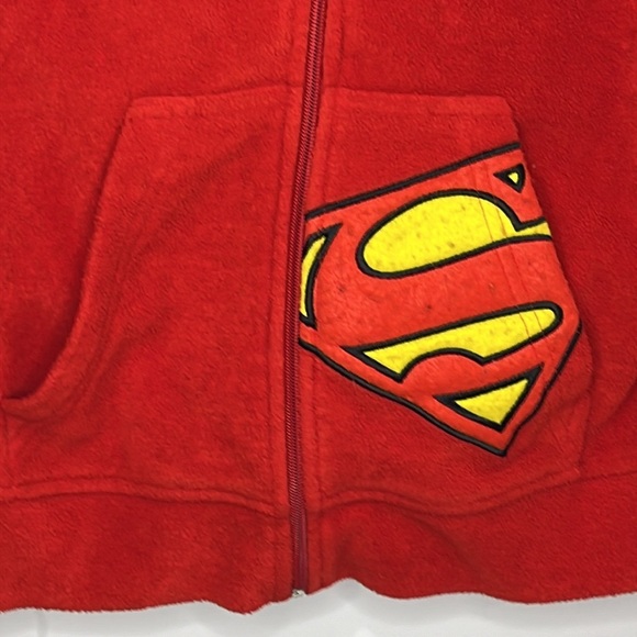 Kid’s Superman red hooded zip up sweatshirt with pockets size Medium Warner Bros - Picture 2 of 10
